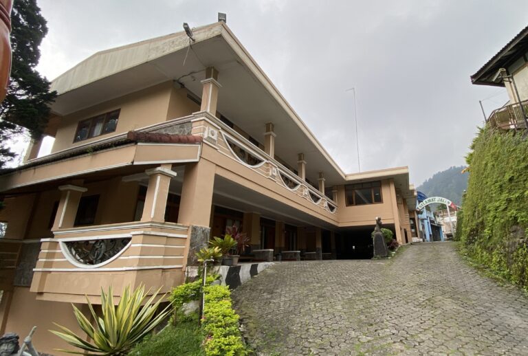 Rebranding Hotel Lama