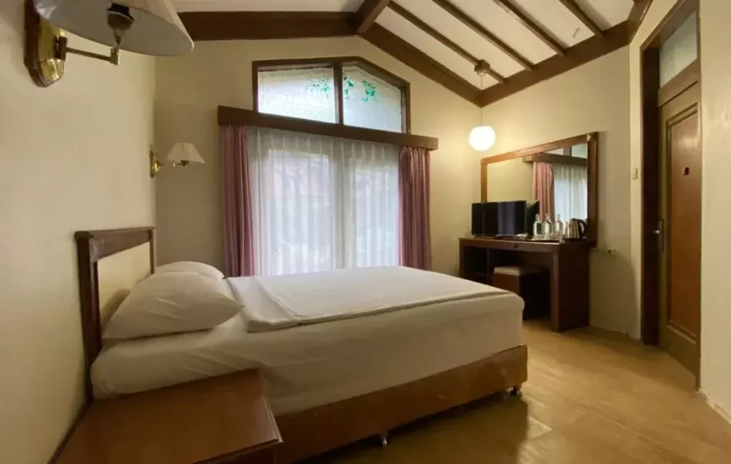 kamar kosong